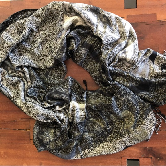 Scarf - Picture 7 of 8